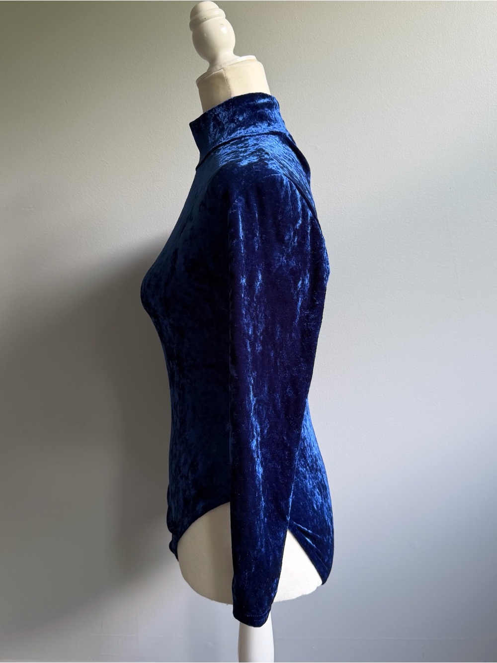 Victoria’s Secret Vintage Velour Velvet Long-Sleeve Bodysuit Women’s Size Small - Picture 5 of 8